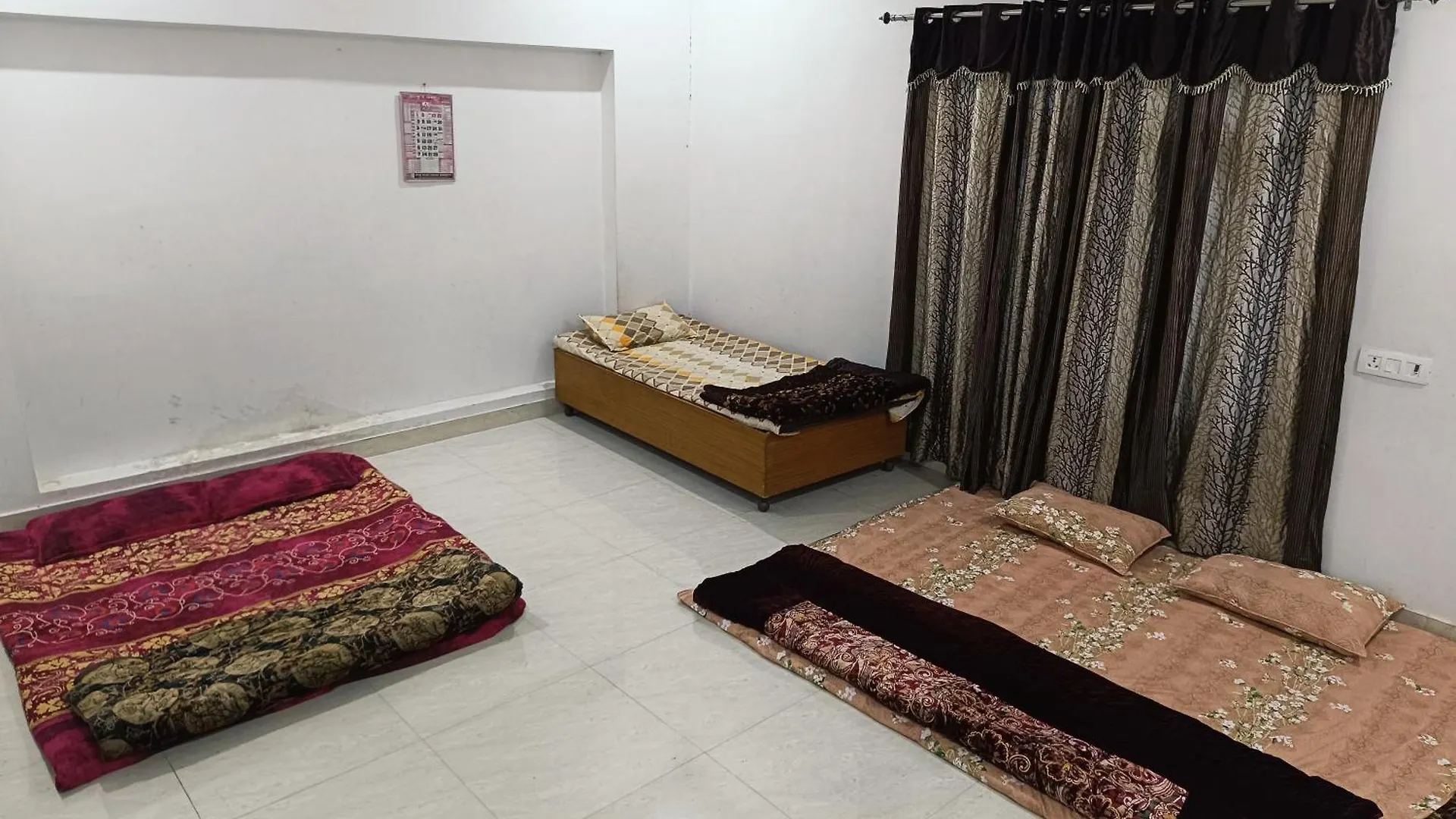 Krishna Villa Varanasi 0*,